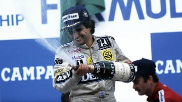 El piloto brasileño ganó tres Mundiales en la década de los ochenta (1981, 1983, 1987), dos con Brabham y uno con Williams. Venció además 23 carreras de Fórmula 1. Brasil estaba dividida entre Piquet y Senna a comienzos de los años noventa. Se retiró en 1991 y su hijo, Nelsinho, llegó a ser piloto en el Mundial con Renault, en 2008 y 2009. 