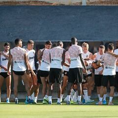 El Valencia ya mira a Balaídos con Guedes y sin Soler