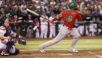 PHOENIX, ARIZONA - MARCH 12: Randy Arozarena #56 of Team Mexico hits a RBI double against Team USA during the fourth inning of the World Baseball Classic Pool C game at Chase Field on March 12, 2023 in Phoenix, Arizona.   Christian Petersen/Getty Images/AFP (Photo by Christian Petersen / GETTY IMAGES NORTH AMERICA / Getty Images via AFP)