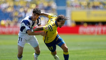 06/04/2025 PARTIDO PRIMERA DIVISION
LAS PALMAS - REAL SOCIEDAD
FABIO SILVA JON MARTIN