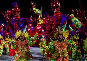 Uno de los eventos más importantes de Brasil se vuelve a celebrar. Tras dos años de parón por el COVID vuelve el Carnaval de Río.