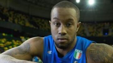 <b>EL 'MACEDONIO'. </b>McCalebb, ayer en Miribilla antes de la sesión de entrenamiento del Montepaschi.