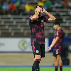 Uriel Antuna comete falla garrafal en el Jamaica vs México