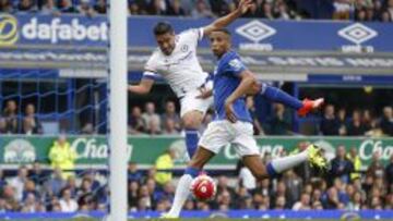 Falcao jug&oacute; 21 minutos en la derrota 3-1 ante Everton. El colombiano tuvo un cabezazo que termin&oacute; en las manos del arquero Tim Howard