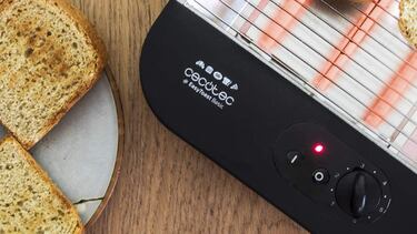 Este tostador horizontal de Cecotec es apto para pan y bollería