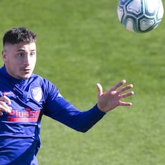 Giménez no viaja a Barcelona por unas molestias en la rodilla