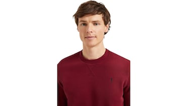 Vestir bien no es un lujo: esta sudadera básica para hombre es la prueba