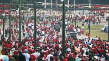 <b>AGLOMERACIONES. </b>Los hinchas de Guinea Ecuatorial abarrotaron el estadio de Bata en el partido inaugural y hoy volverán a hacer lo mismo frente a Senegal.