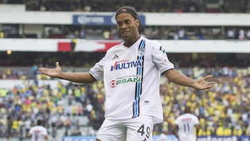 Para Ronaldinho la ovación en el Azteca fue especial
