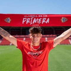 Arnau Sola es la cuarta incorporación del Almería