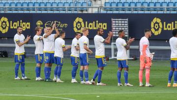 Los jugadores del Cádiz antes del inicio del partido