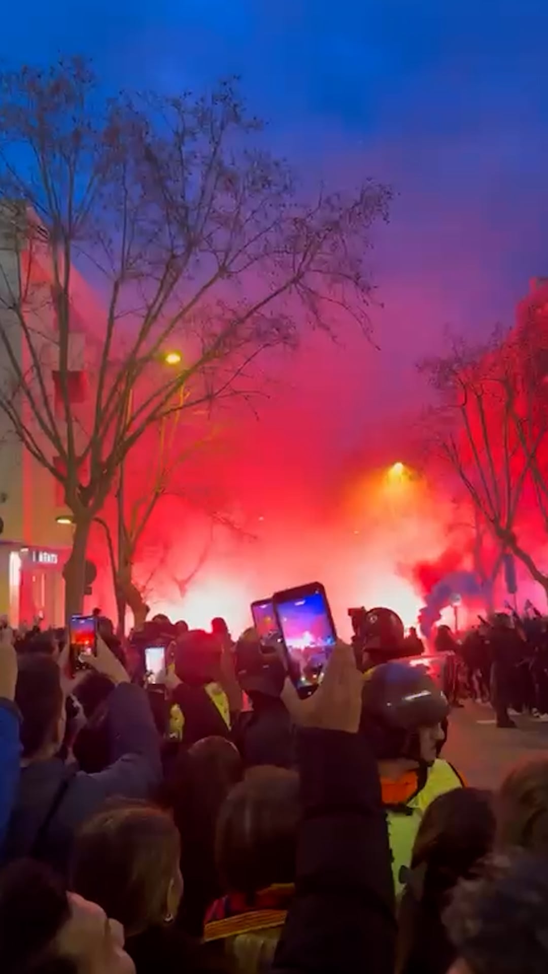 “1% de posibilidades, 99% de fe”: el brutal ambiente en Barcelona antes de recibir al Atleti