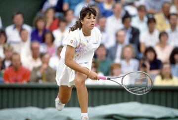 En 1990 se convierte en la semifinalista más joven en el Torneo de Roland Garros, con 14 años y 2 meses, perdiendo ante Mónica Seles. Ese mismo año gana su primer título en Puerto Rico con 14 años, 6 meses y 29 días, derrotando en la final a Zina Garrison