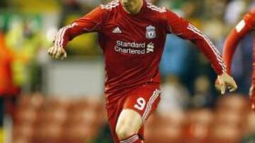 <b>EN DESCENSO.</b> Fernando Torres continúa siendo uno de los delanteros más cotizados de Europa, pese a la mala situación deportiva del Liverpool.