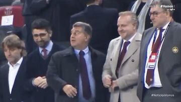 Toneladas de Gifs en camino: la reacción de Laporta al ver la marea blanca en el Camp Nou