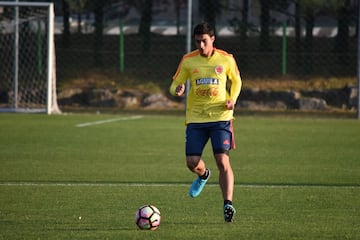 Stefan Medina sería el lateral derecho titular en el partido contra Corea del Sur