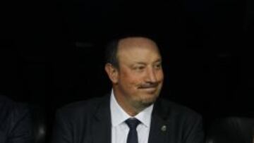 Ben&iacute;tez en el banquillo del Bernab&eacute;u ante el Malmoe. 