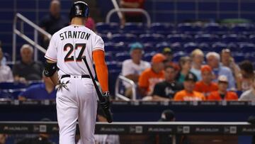 MIAMI, FL - MAY 24: Giancarlo Stanton #27 of the Miami Marlins reacts after striking out during a game against the Tampa Bay Rays at Marlins Park on May 24, 2016 in Miami, Florida.   Mike Ehrmann/Getty Images/AFP
 == FOR NEWSPAPERS, INTERNET, TELCOS &amp; TELEVISION USE ONLY ==