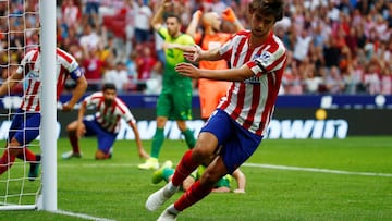 João Félix marcando el gol ante el Eibar.
