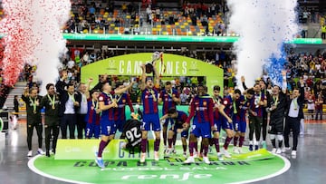 El Barça celebra su título de Copa de España en Cartagena.