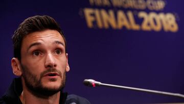 Hugo Lloris, durante una conferencia de prensa con la selecci&oacute;n francesa.