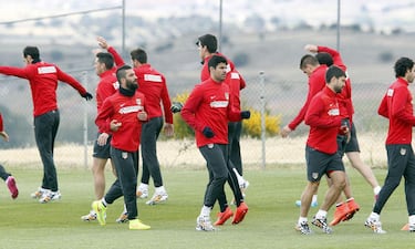 Diego Costa entrenó en el resto del grupo... con precauciones