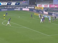 El mediocampista polaco sorprendió con una media volea impecable tras un tiro de esquina, enviando el balón al ángulo y sellando la victoria 2-1 frente al Hellas Verona.