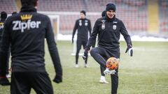 Succar ya entrena con el LASK