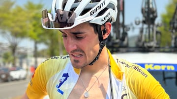 El ciclista español Iván Cobo lamenta su derrota en la general en la últim etapa de la Vuelta a Taiwán.
