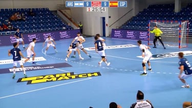 Los Hispanos entrenan duro y la unidad B pierde en Rusia