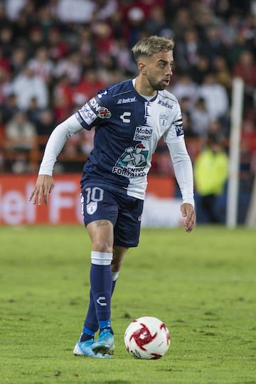 El atacante de 24 años, también conocido como 'Cachito', fichó con los Tuzos de Pachuca para el Clausura 2020. El extremo originario de Montevideo viene procedente de la primera división de Perú, en la que jugó con el Cusco y el Real Garcilaso. 