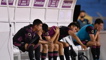 Jugadores de la Selección Mexicana después de ser eliminados por Guatemala.