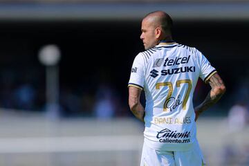 MEXICO CITY, MEXICO - JANUARY 08: Dani Alves of Pumas looks on during the 1st round match between Pumas UNAM and FC Juarez as part of the Torneo Clausura 2023 Liga MX at Olimpico Universitario Stadium on January 8, 2023 in Mexico City, Mexico. (Photo by Mauricio Salas/Jam Media/Getty Images)