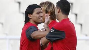 El Atlético ultimó los detalles con una suave sesión en el escenario del partido