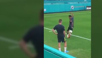 Neymar deja un lujo en el estadio Sun Life en la previa del partido contra Colombia