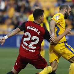 El Mirandés le dio la vuelta en cinco minutos con dos goles de Merquelanz