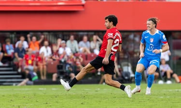 El gol nace de un pase en profundidad que caza Llorente en tres cuartos. Este dispara cruzado, Leo Román repele con otro paradón pero no puede hacer nada en el tiro de Gallagher. Llegaba solo desde segunda línea y la manda a guardar por el palo derecho. 