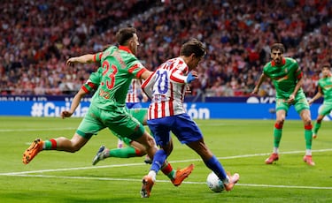 El gol fue de Almada, pero el mérito es de Giuliano. Su carrera rompió a la defensa de Osasuna y dejó el gol en bandeja al otro argentino. Vuelve a ser fundamental.