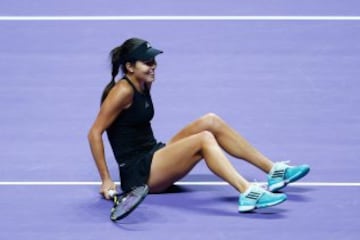 Ana Ivanovic venció a Simona Halep, pero igual quedó eliminada del Masters.