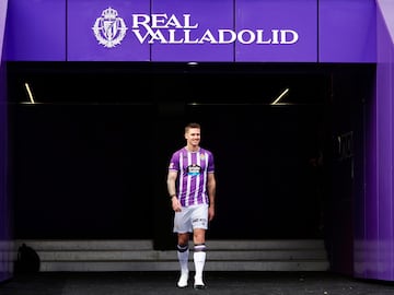 29/01/25 
PRESENTACION COMO NUEVO JUGADOR 
REAL VALLADOLID 
TAMAS NIKITSCHER 
