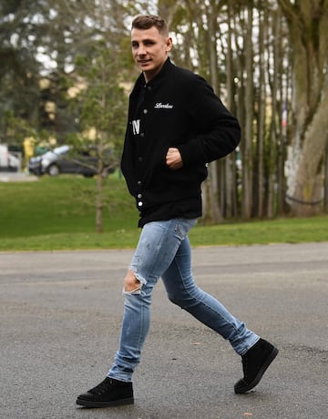 Lucas Digne a su llegada a la concentración en Clairefontaine-en-Yvelines. 