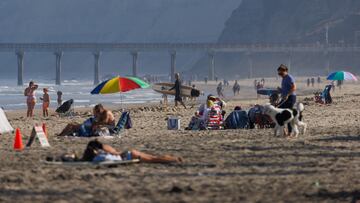 Debido a la ola de calor que azota a la ciudad, muchas personas planean ir a la playa, pero las autoridades advierten no hacerl