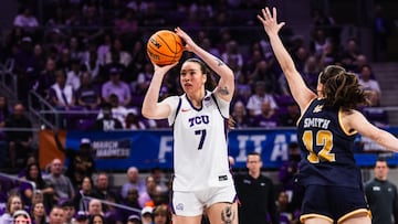 Marta Suárez lanza a canasta.