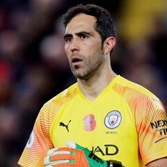 Prensa inglesa destrozó a Claudio Bravo: "Fue el más débil"