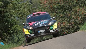 Cristian Garc&iacute;a con el Ford Fiesta R5