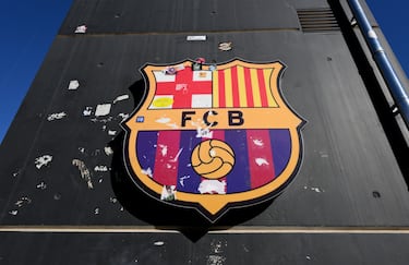 Una vez finalizado por completo, el nuevo Spotify Camp Nou tendrá una capacidad ampliada. El aforo definitivo estará en torno a los 104.000 a 105.000 espectadores, consolidándose como el estadio de fútbol con mayor capacidad de Europa.