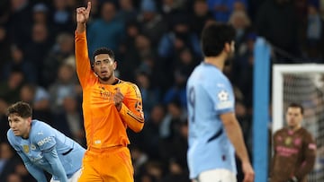 Jude Bellingham celebra el gol que marcó al Manchester City para dar la victoria al Real Madrid en el Etihad.