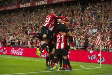 1-0. Iñaki Williams celebró el primer gol.