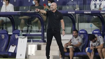 Paco L車pez: "Vezo era el id車neo: le gusta ponerse de portero"