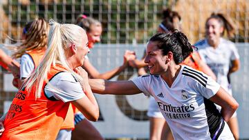Svava e Ivana Andr¨¦s, en un entrenamiento de pretemporada del Real Madrid femenino.